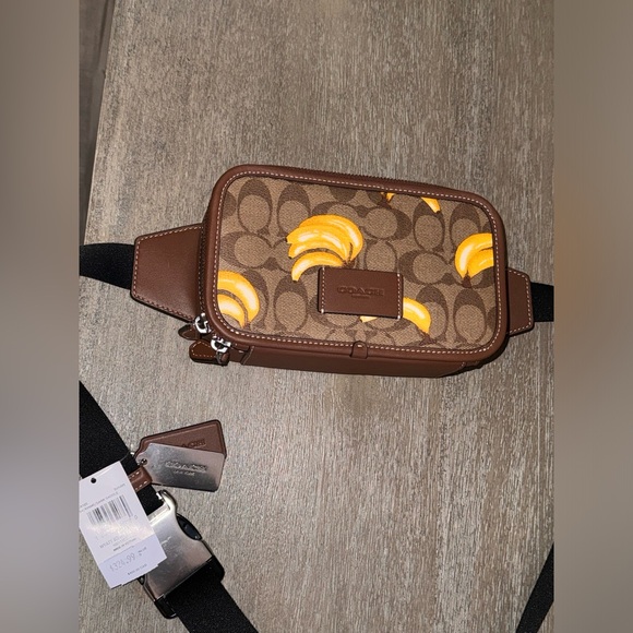 BLACK FRIDAY SALE | Coach Wyatt Belt Bag in Signature Canvas with Banana Print - Picture 6 of 13